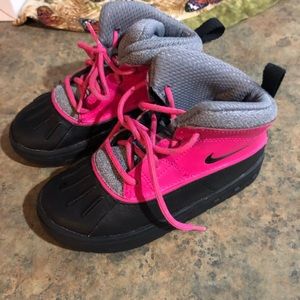 Toddler Nike hiking boots size 10 c